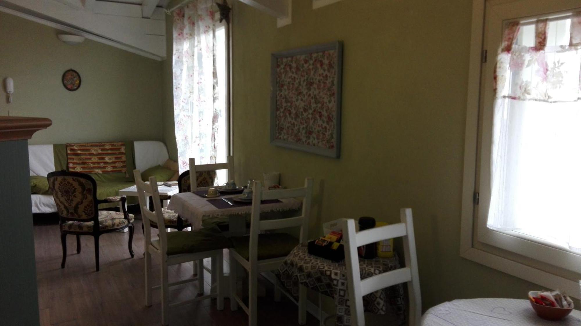 Il Cortile Friendly House Hotel Borgomanero Ngoại thất bức ảnh